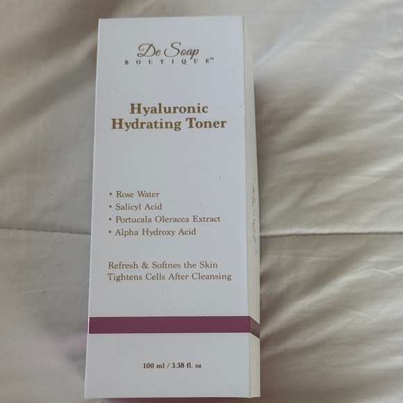 Hyaluronic Hydrating Toner - White